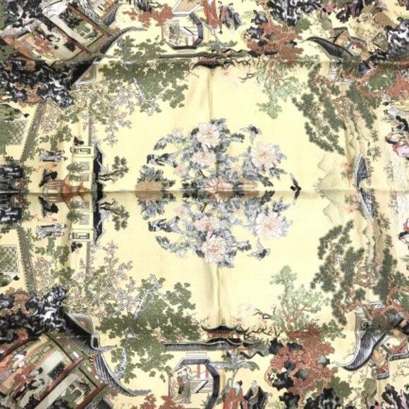 Brand New in Box Vintage Chinese Brocaded Flower Silk Tablecloth - Picture 6 of 8